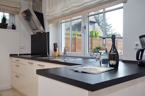 Réfrigérateur, four, plaque de cuisson, lave-vaisselle