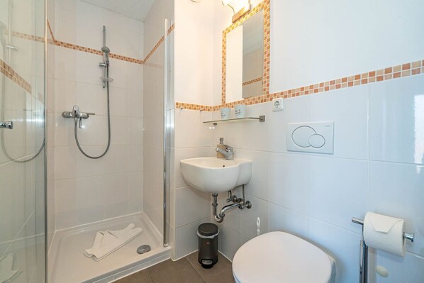 Unclassified image, 1 of 20, button