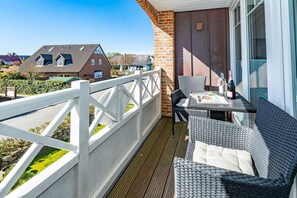 Unclassified image, 5 of 21, button