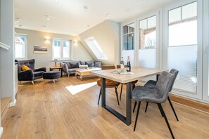 Dining - Sturmhaube - Apartment for max. 4 persons in Alt-Westerland with balcony. (Sylt)