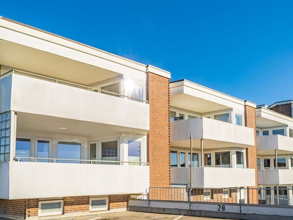 Unclassified image, 1 of 13, button