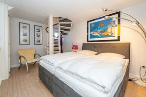 1 bedroom, iron/ironing board, WiFi, bed sheets - Sylter Woge - Cozy maisonette vacation apartment in Westerland, for max. 3 persons (Sylt)