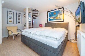 Unclassified image, 5 of 16, button