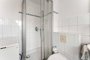 Shower, hair dryer, towels - Seestern - Maritime Wohnung mit Meerblick und Balkon (Sylt)
