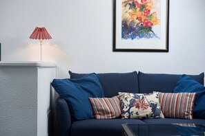 Télévision, lecteur de DVD, chaîne hi-fi