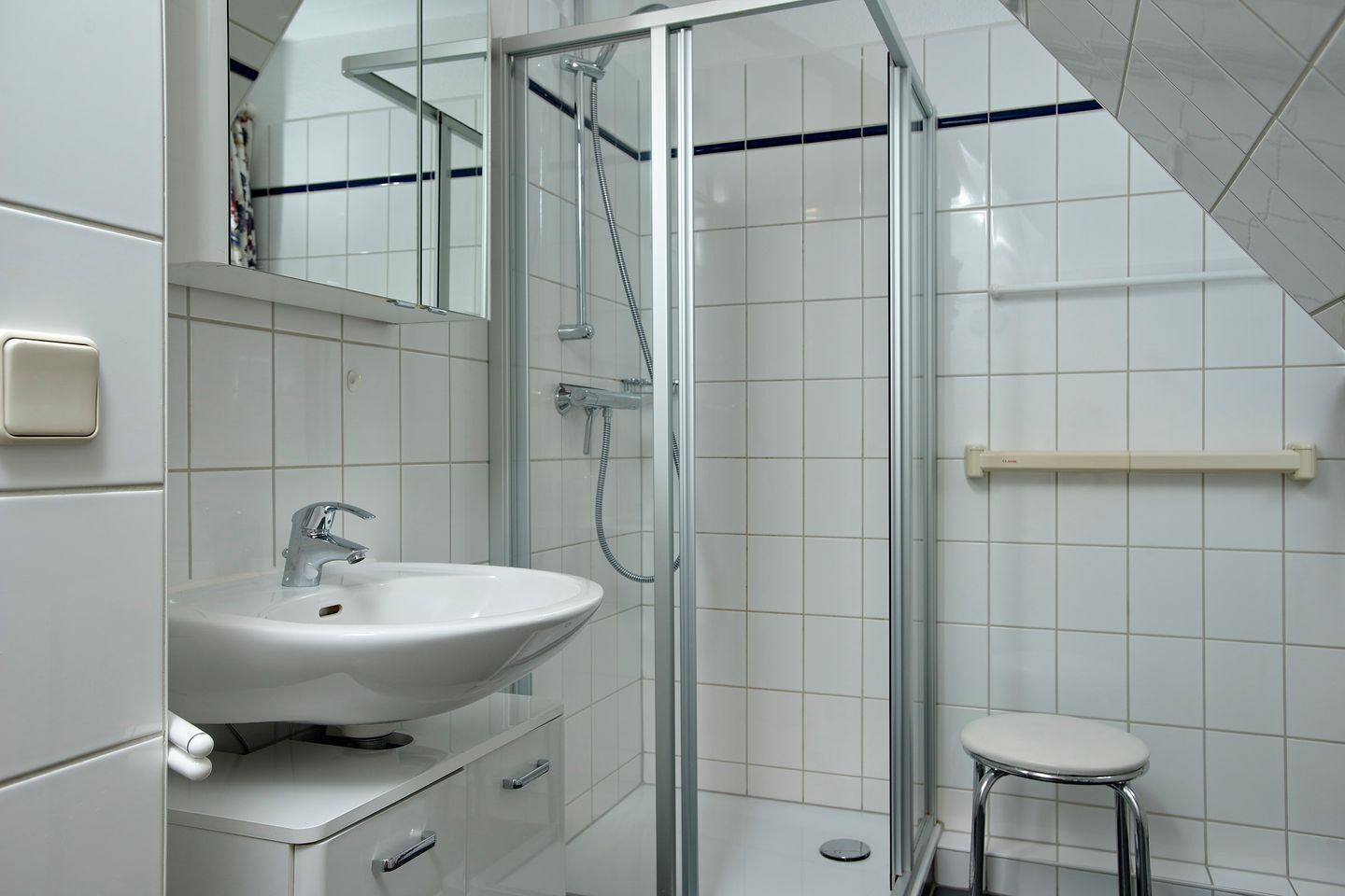 Dusche, Haartrockner, Handtücher