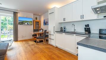 Køleskab, ovn, kogeplade, opvaskemaskine