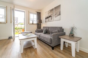 TV - Relax App.2 - Beautiful apartment in the south of Westerland with terrace. (Sylt)