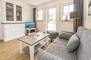 Unclassified image, 4 of 24, button - Relax App.2 - Beautiful apartment in the south of Westerland with terrace. (Sylt)