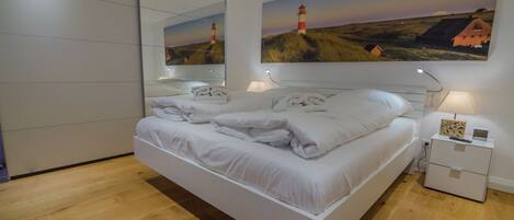 3 Schlafzimmer, Zimmersafe, Bügeleisen/Bügelbrett, WLAN