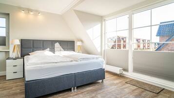 3 slaapkamers, een strijkplank/strijkijzer, wifi, beddengoed