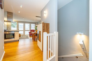 Unclassified image, 3 of 24, button