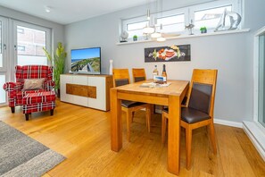 Unclassified image, 5 of 24, button - Wattmuschel - vacation apartment for up to 4 people with terrace and sauna. (Sylt)