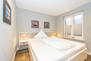 2 makuuhuonetta, silitysrauta/-lauta, Wi-Fi, vuodevaatteet