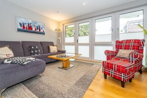 Unclassified image, 5 of 24, button