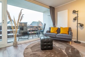 TV - Bismarck-Koje - 1-room apartment with balcony and parking. - only 450m to (Sylt)