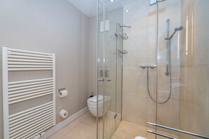 Unclassified image, 4 of 32, button