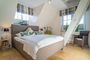 3 habitaciones, tabla de planchar con plancha, wifi y ropa de cama 