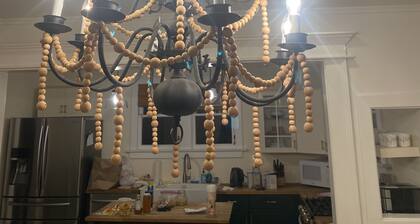 Beautiful Historic House Walk 2Downtown& Night of Lights,pet friendly,Near Beach