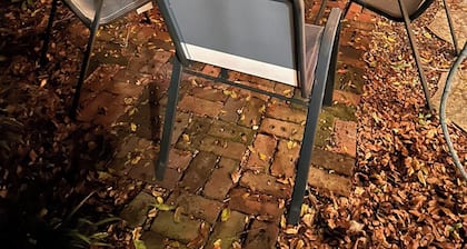 Walk to Downtown, 8 minutes to beach,pet friendly Lincolnville Absolute Gem!
