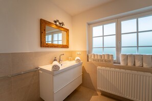 Hair dryer, towels - Söns-rose - Luxusoase mit Traumhaften Garten in Munkmarsch am Wattenmeer (Sylt-Ost)