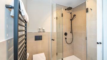 Shower, towels