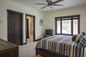 4 Schlafzimmer, Bügeleisen/Bügelbrett, Reisekinderbett, kostenloses WLAN