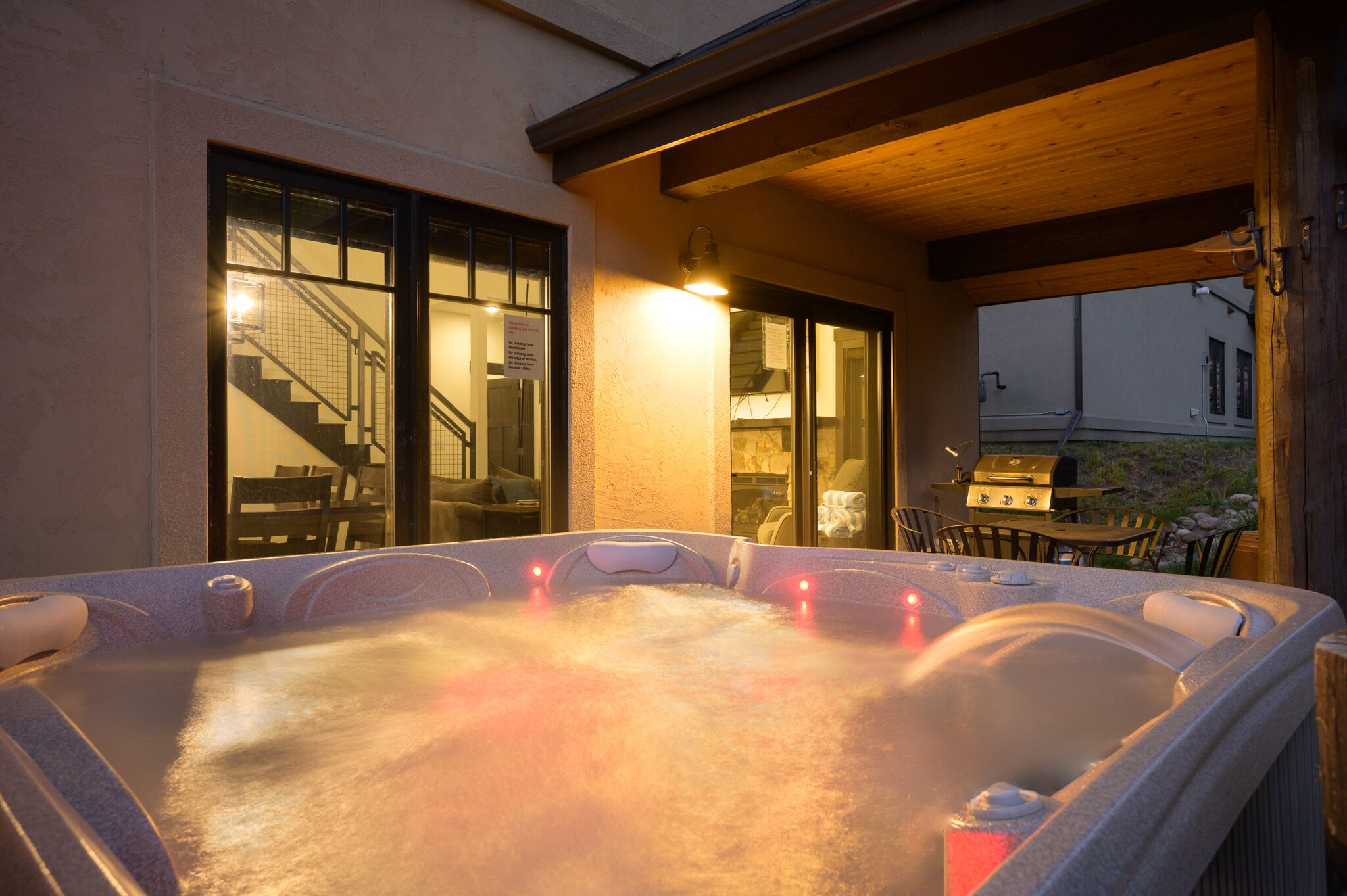 Outdoor spa tub