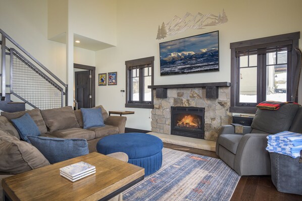 Smart TV, fireplace, video games, books