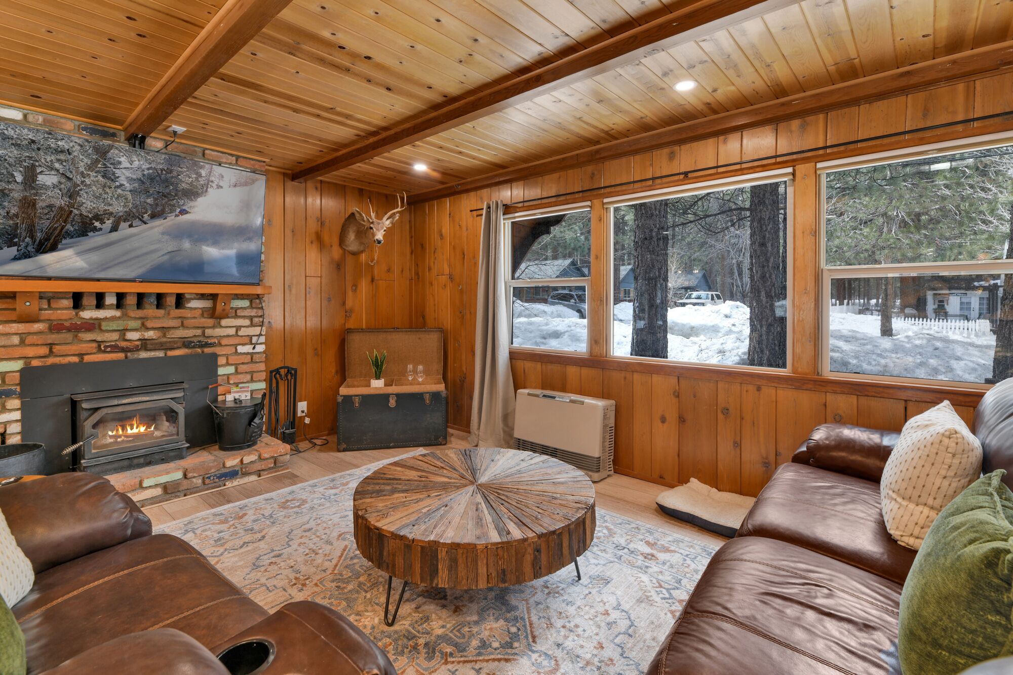 Brunos Cabin- Relaxing Central Log Cabin Retreat