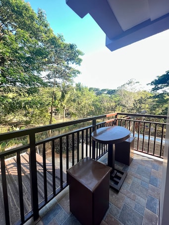 Standard Twin Room, 1 Twin Bed, Non Smoking, Private Bathroom | Laptop workspace, bed sheets