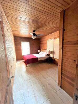 4 chambres, fer et planche à repasser, Wi-Fi, draps fournis