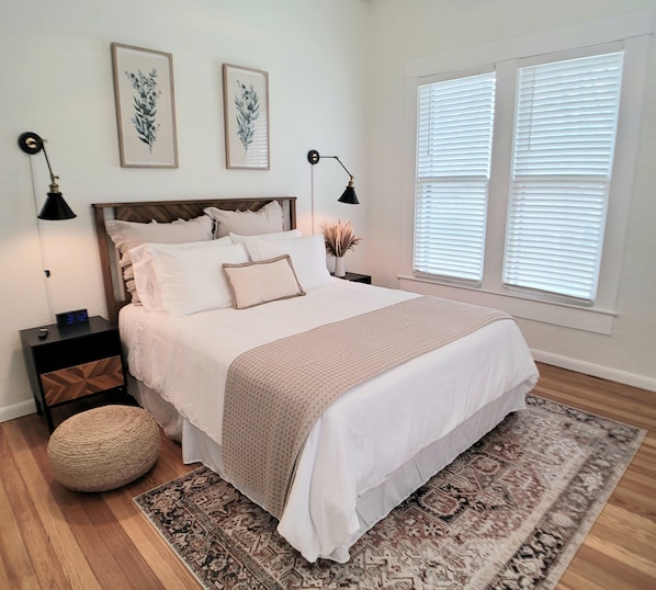 3 bedrooms, iron/ironing board, bed sheets