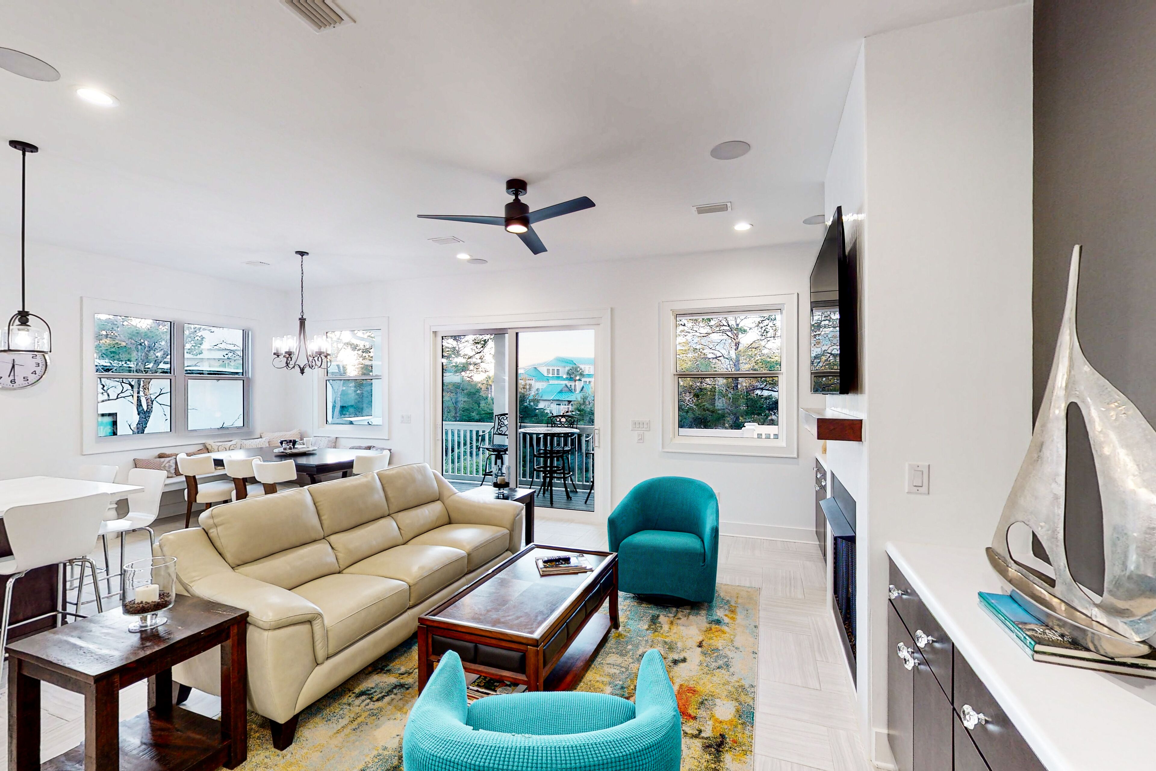 Newly built home near beach and 30A with balcony, yard, patio, grill, & W/D