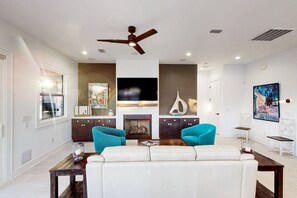 TV - Newly built home near beach and 30A with balcony, yard, patio, grill, & W/D (Santa Rosa Beach)