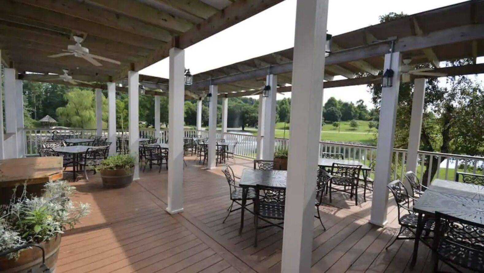 Cozy 2 Bedroom Upstairs Suite at the Historic Powhatan