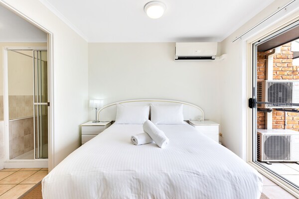 Marj04- Holiday Apartment In Mooloolaba - Alexandra Headland