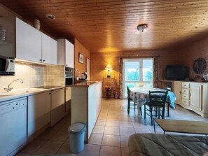 Kühlschrank, Mikrowelle, Ofen, Geschirrspüler