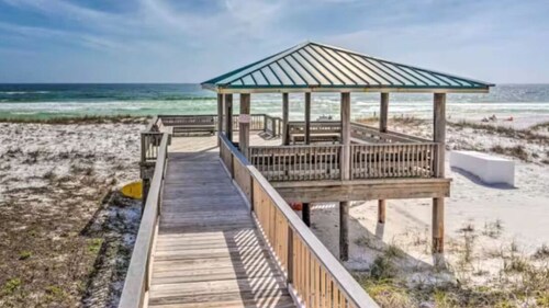 Steps to Beach | Dual Master Suites | Bunks | Pool