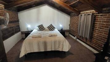 Soundproofing, free WiFi, bed sheets
