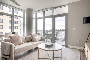 TV, stereo - Chic Bethesda 2BE w/ W/D, Gym & Pool, nr dining, by Blueground (Maryland)