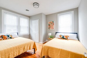 2 chambres, bureau, fer et planche à repasser, Wi-Fi gratuit