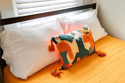 Jeter, 3328 Jeter Avenue