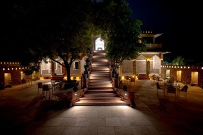 Lobby sitting area - Kutani Bagh Sariska (Rajgarh)