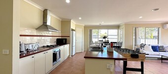 Open Range Zoo/Supper Comfortable Beds/Shopping Center