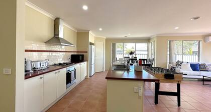 Open Range Zoo/Supper Comfortable Beds/Shopping Center