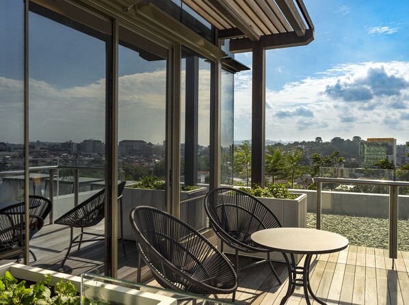 Terrace/patio - Hotel Tentrem Semarang (Semarang)