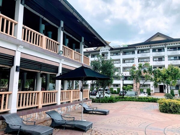 Exterior - Homey Apartment |2BR| 6pax | Beside SM Mall (Davao City)