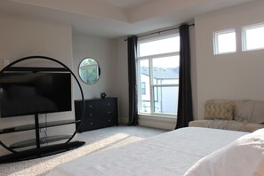 4 chambres, fer et planche à repasser, Wi-Fi gratuit, draps fournis