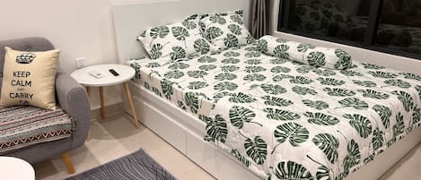 1 bedroom, in-room safe, desk, free WiFi
